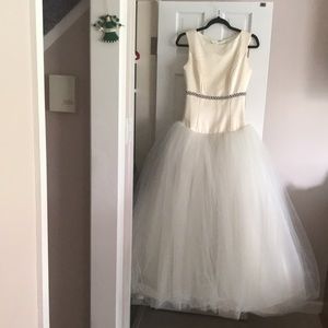 Monique Lhuillier Y2K Cinderella Wedding Gown 8/10 needs some repair